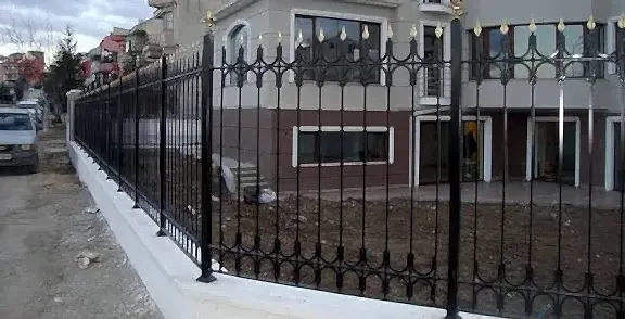 Pencere demir koruma kafesi